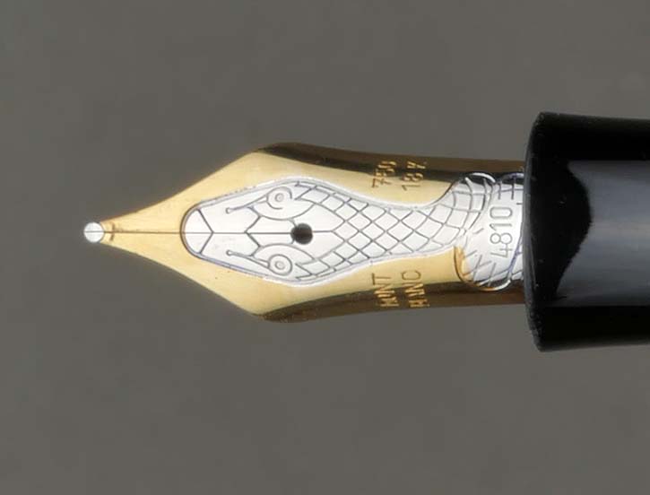Montblanc Vermeil Agatha Christie tollhegy közelről