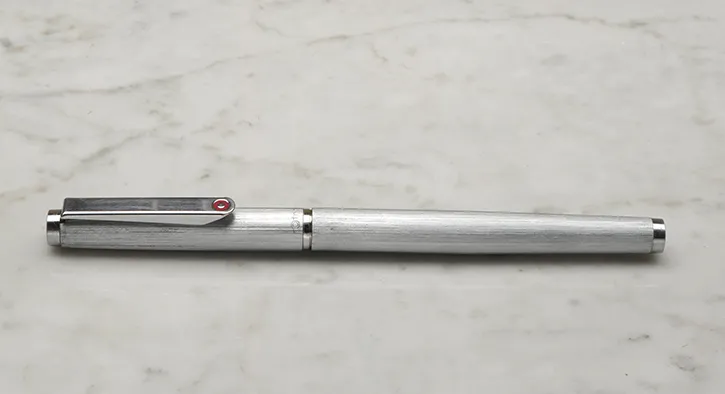 Rotring toll zártan